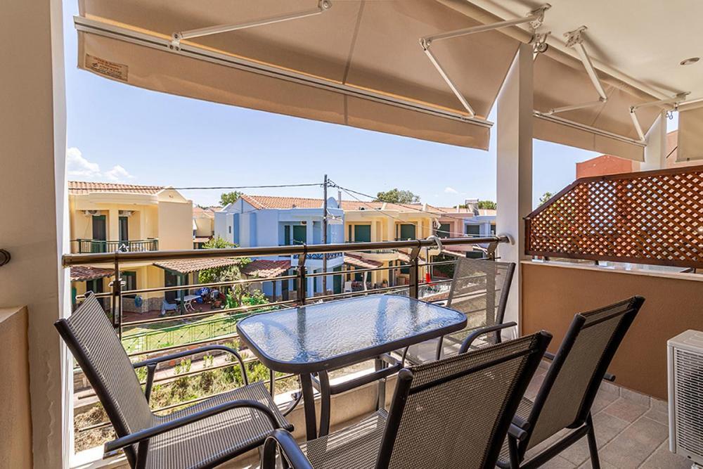 Dafni's Seaside Luxury Studios Nikiti  Exterior foto
